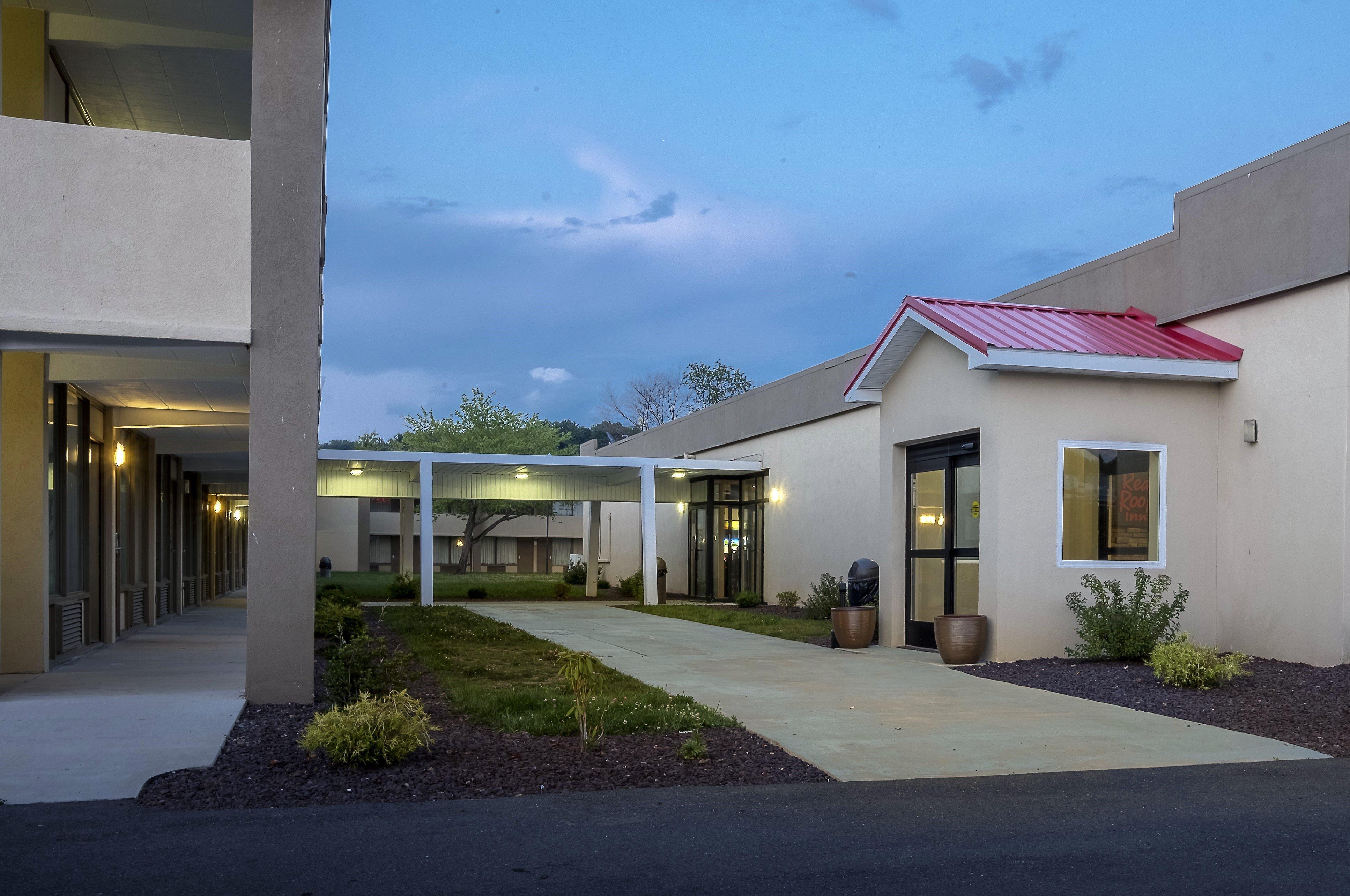 Red Roof Inn Clearfield Exterior photo